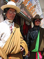 Tibetische Cowboys in Litang